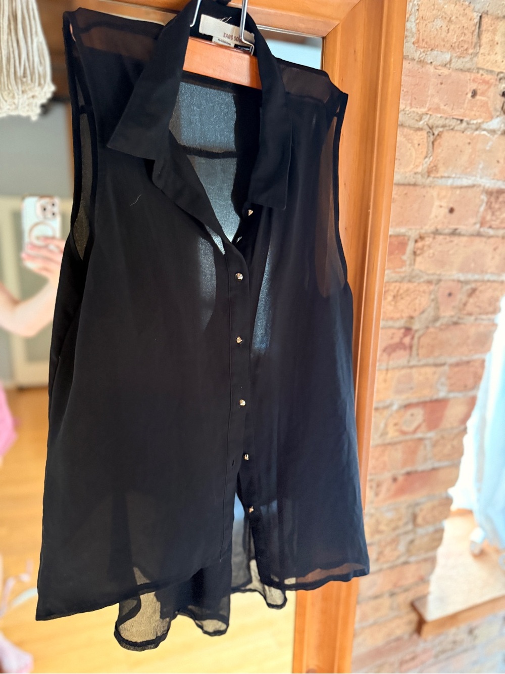 Sans Souci Black Sheer Sleeveless Button-Front Blouse - Picture 2 of 4